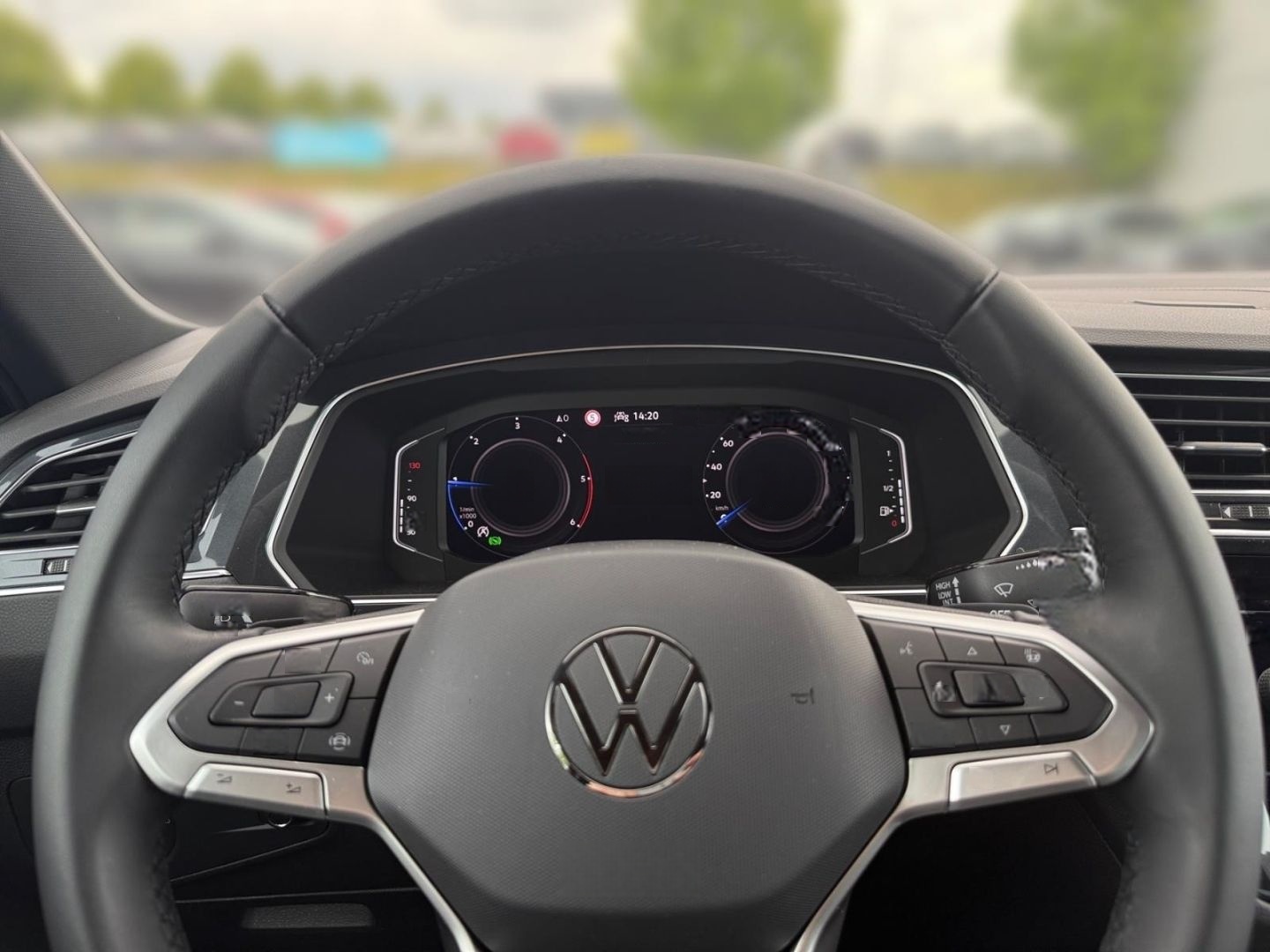 Volkswagen Tiguan ACTIVE 2,0 l TDI AHK-klappbar Navi 360 Ka foto 17