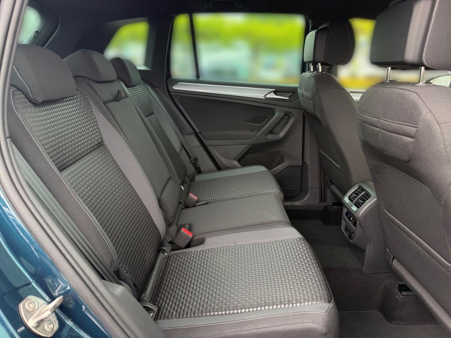Volkswagen Tiguan ACTIVE 2,0 l TDI AHK-klappbar Navi 360 Ka foto 21