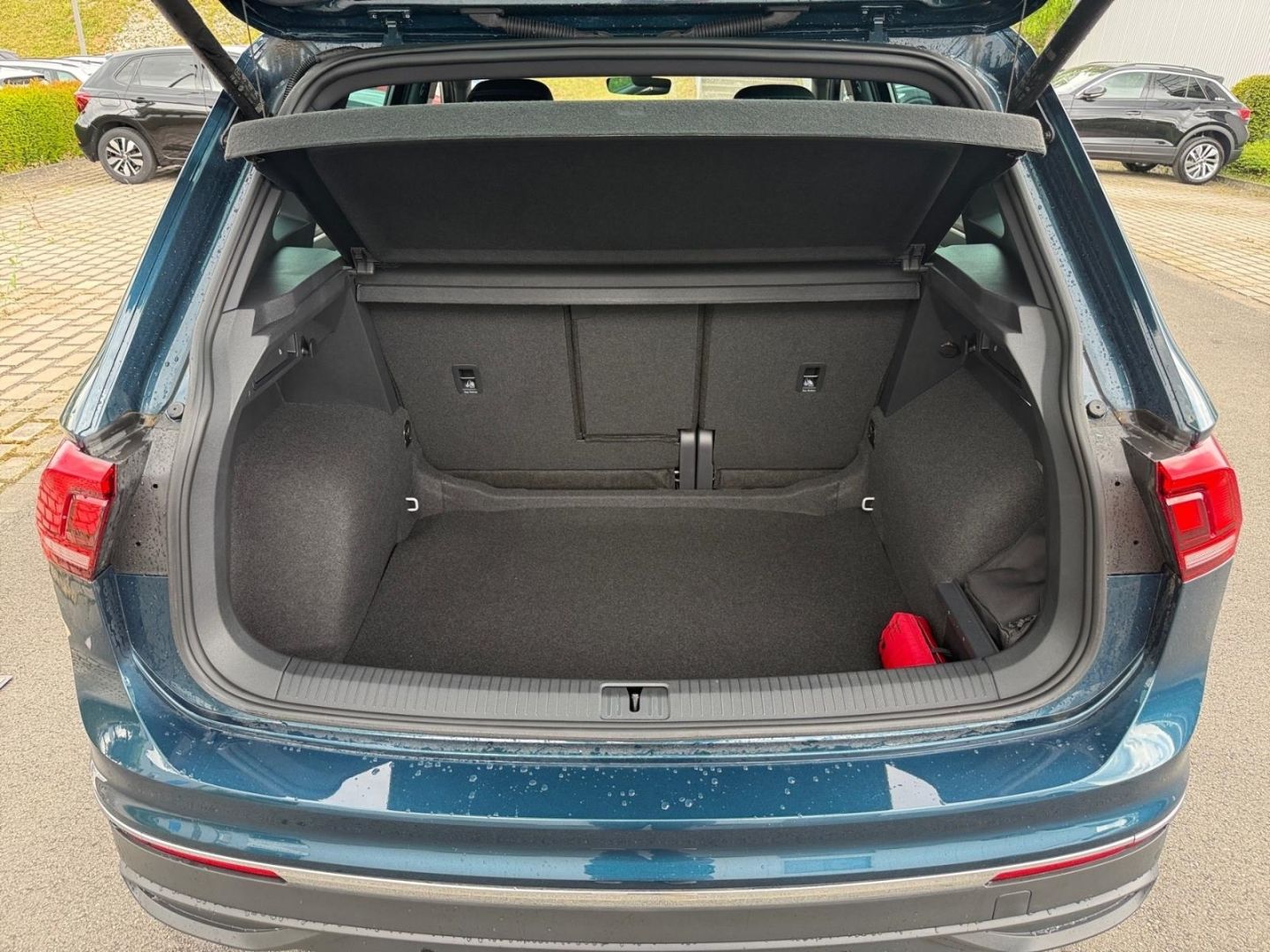 Volkswagen Tiguan ACTIVE 2,0 l TDI AHK-klappbar Navi 360 Ka foto 10