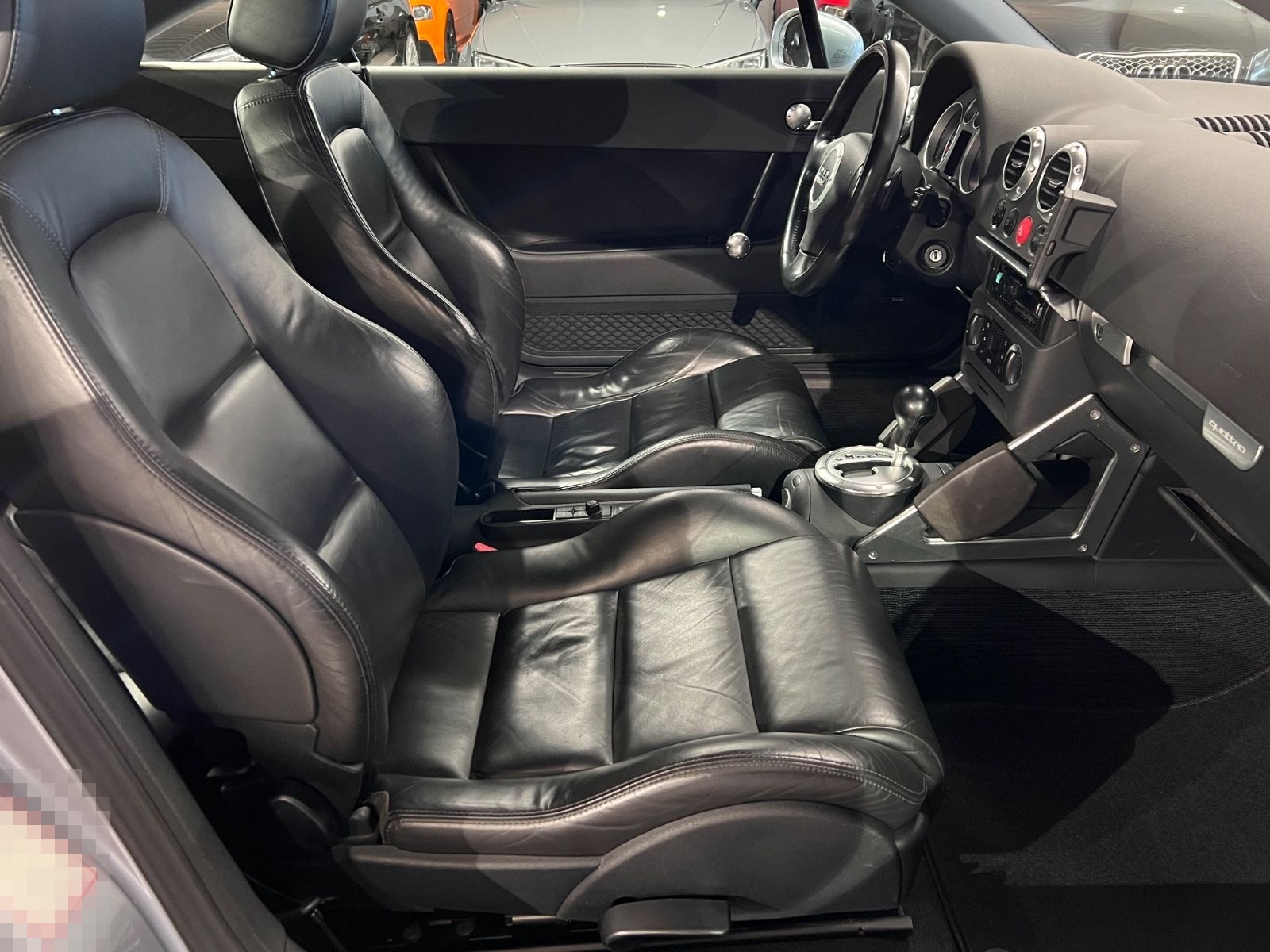 Audi TT Coupe 3.2 V6 DSG quattro NAVI LEDER TEMPOMAT foto 16