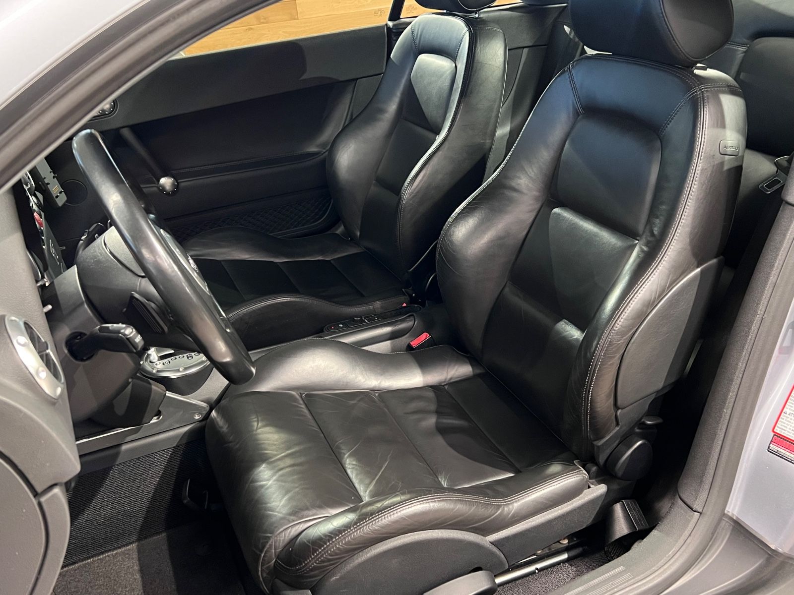 Audi TT Coupe 3.2 V6 DSG quattro NAVI LEDER TEMPOMAT foto 20