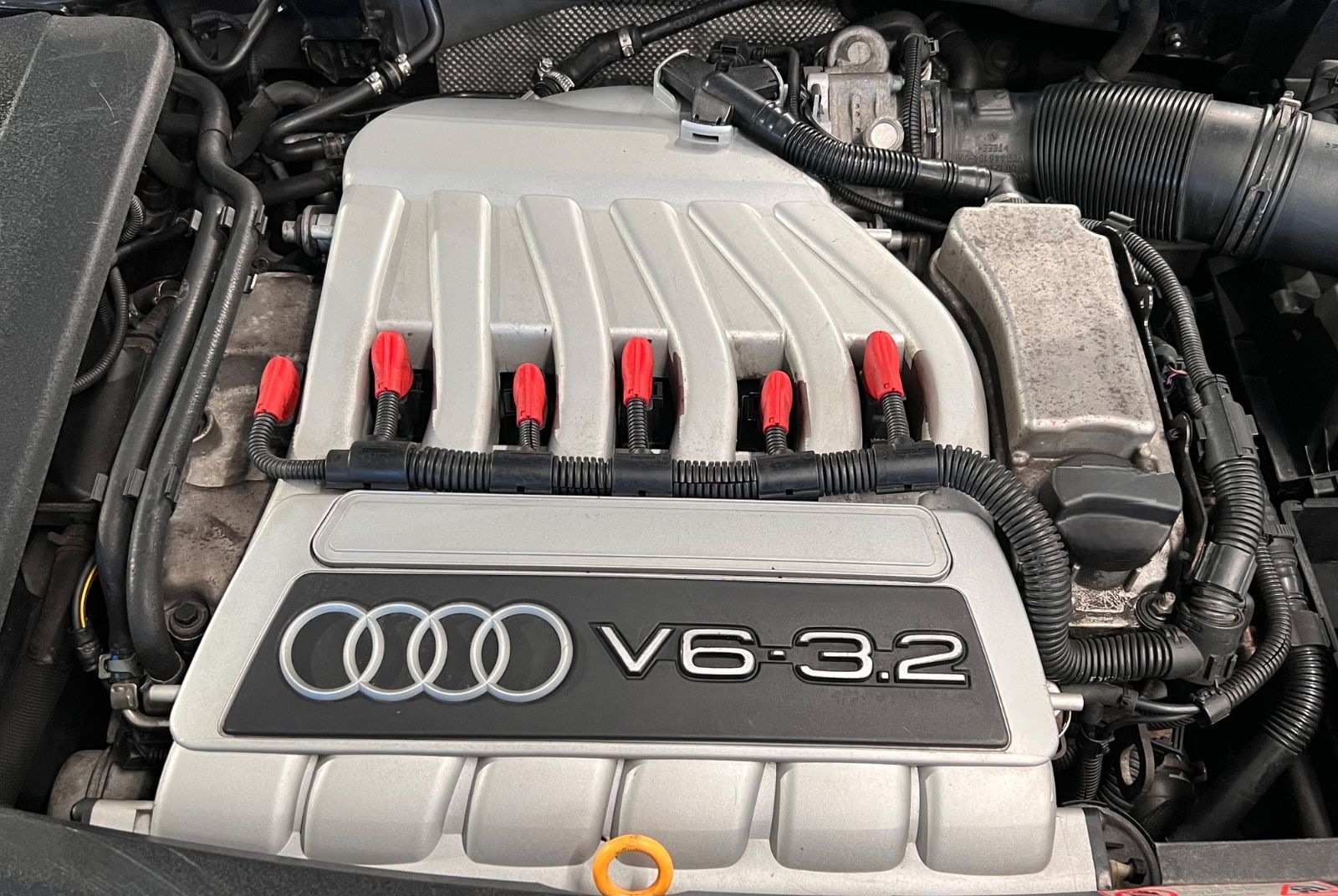 Audi TT Coupe 3.2 V6 DSG quattro NAVI LEDER TEMPOMAT foto 23