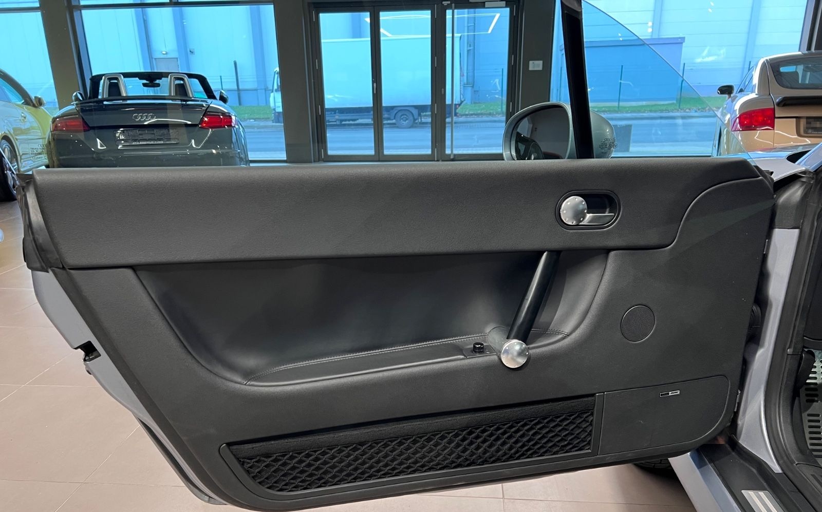 Audi TT Coupe 3.2 V6 DSG quattro NAVI LEDER TEMPOMAT foto 24