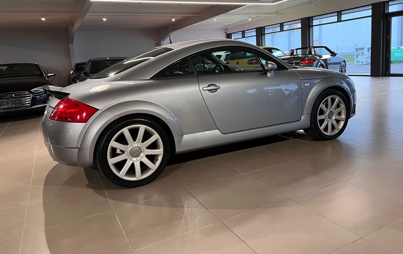 Audi TT Coupe 3.2 V6 DSG quattro NAVI LEDER TEMPOMAT foto 9