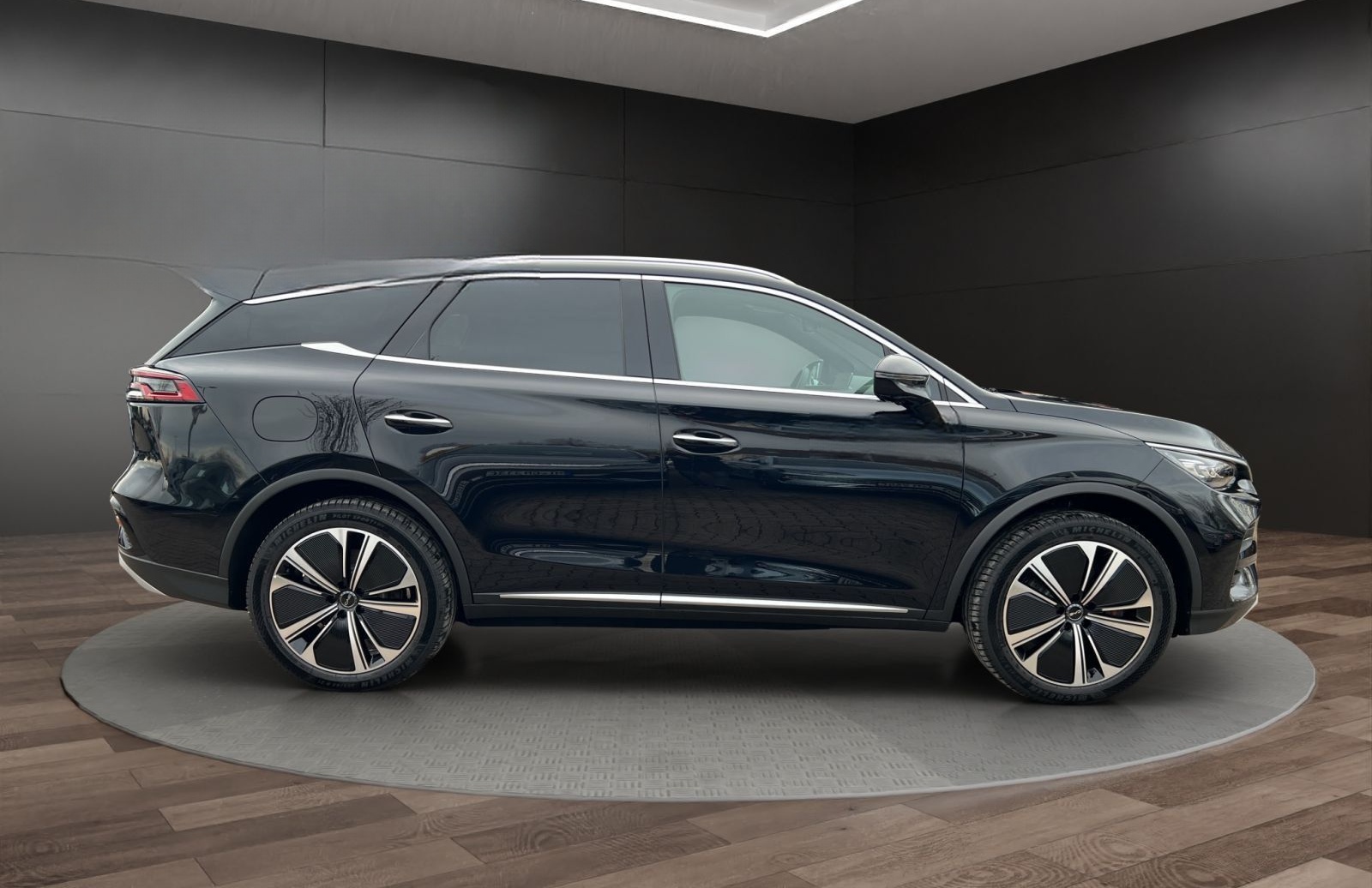 BYD Tang Facelift MY24 foto 7