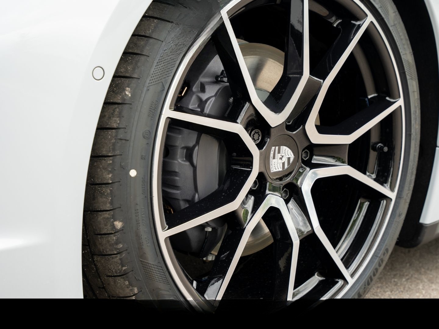 Porsche Taycan Sport Turismo InnoDrive Performancebatter foto 12