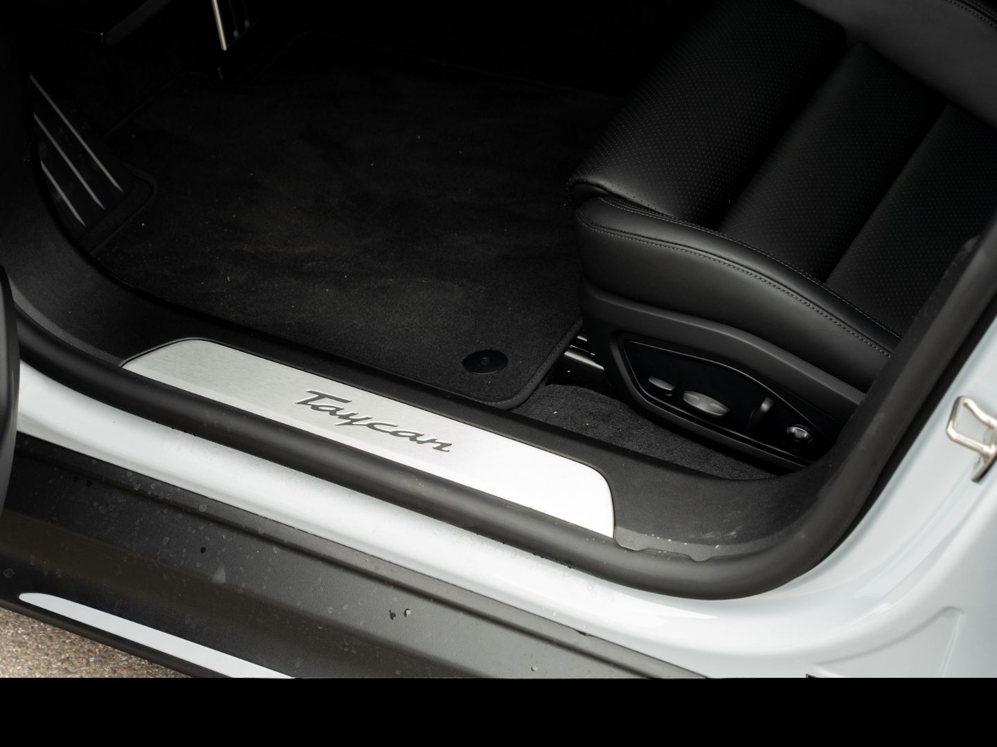 Porsche Taycan Sport Turismo InnoDrive Performancebatter foto 16