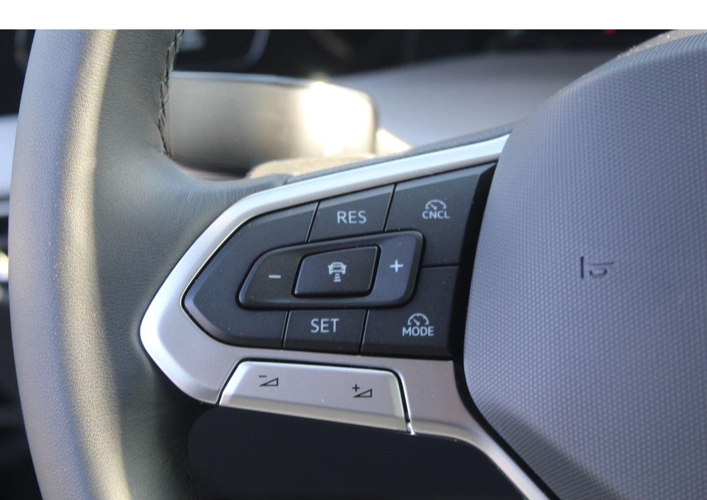Volkswagen Golf 8 1.5 TSI DSG Style NAVI LED KAMERA HUD ACC foto 10
