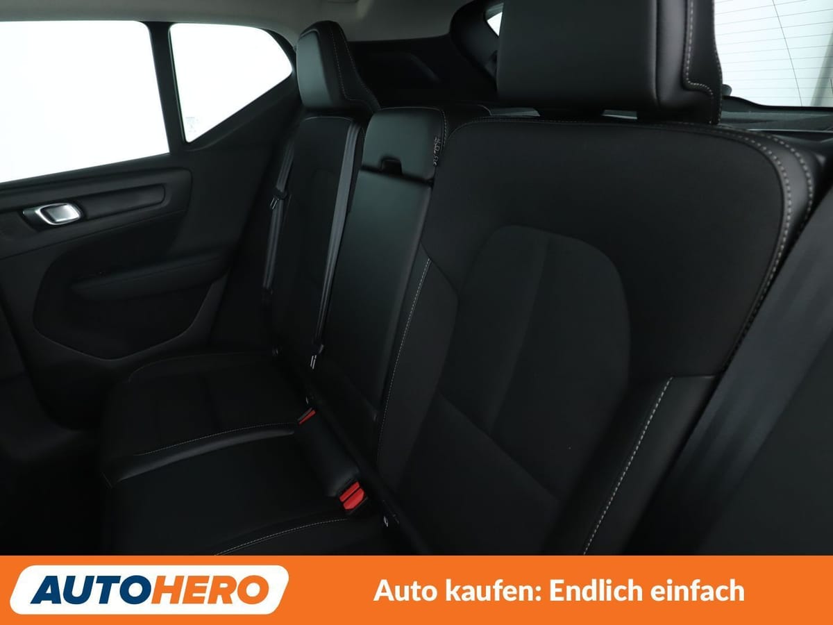 Volvo XC40 2.0 T4 Momentum 2WD foto 14