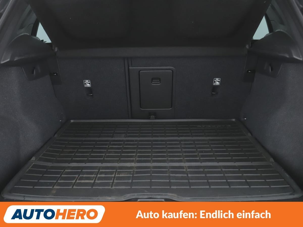 Volvo XC40 2.0 T4 Momentum 2WD foto 18