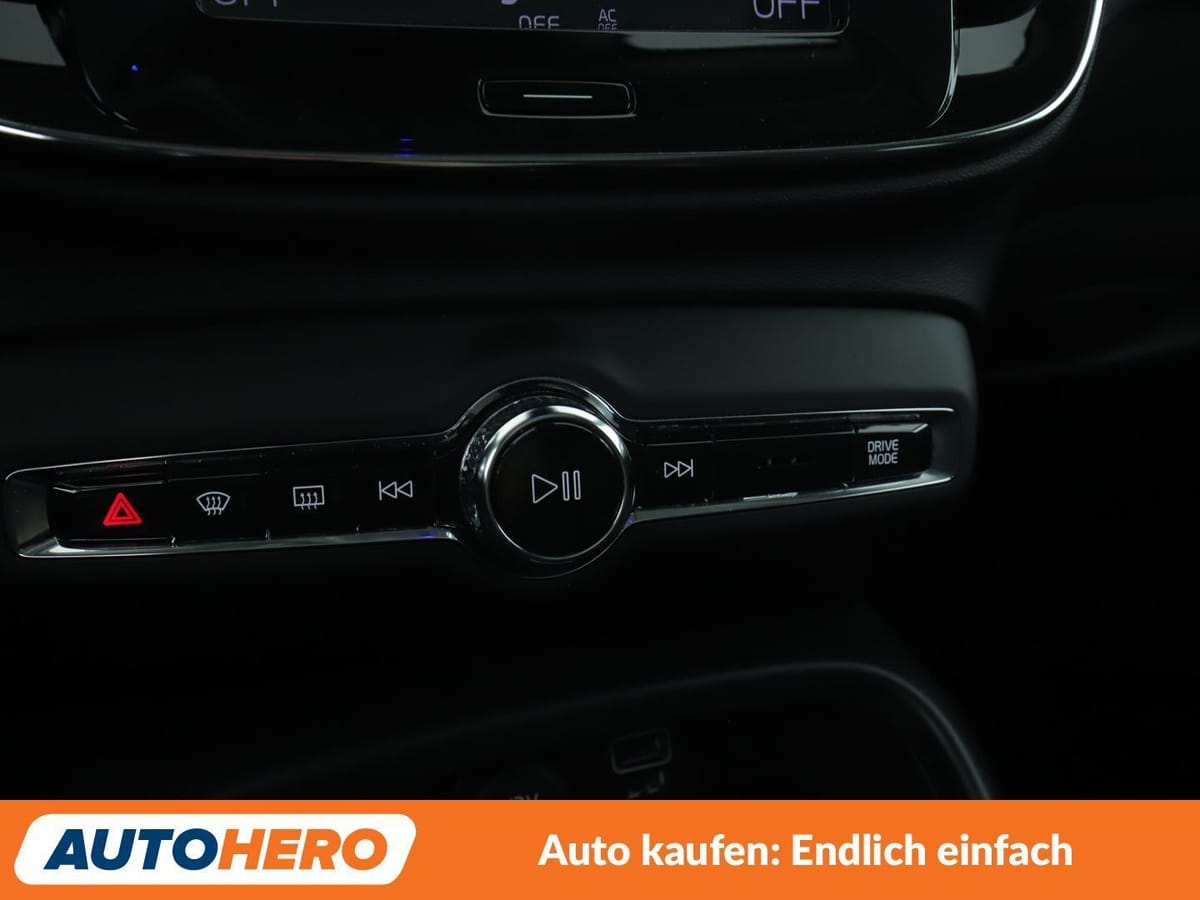 Volvo XC40 2.0 T4 Momentum 2WD foto 23