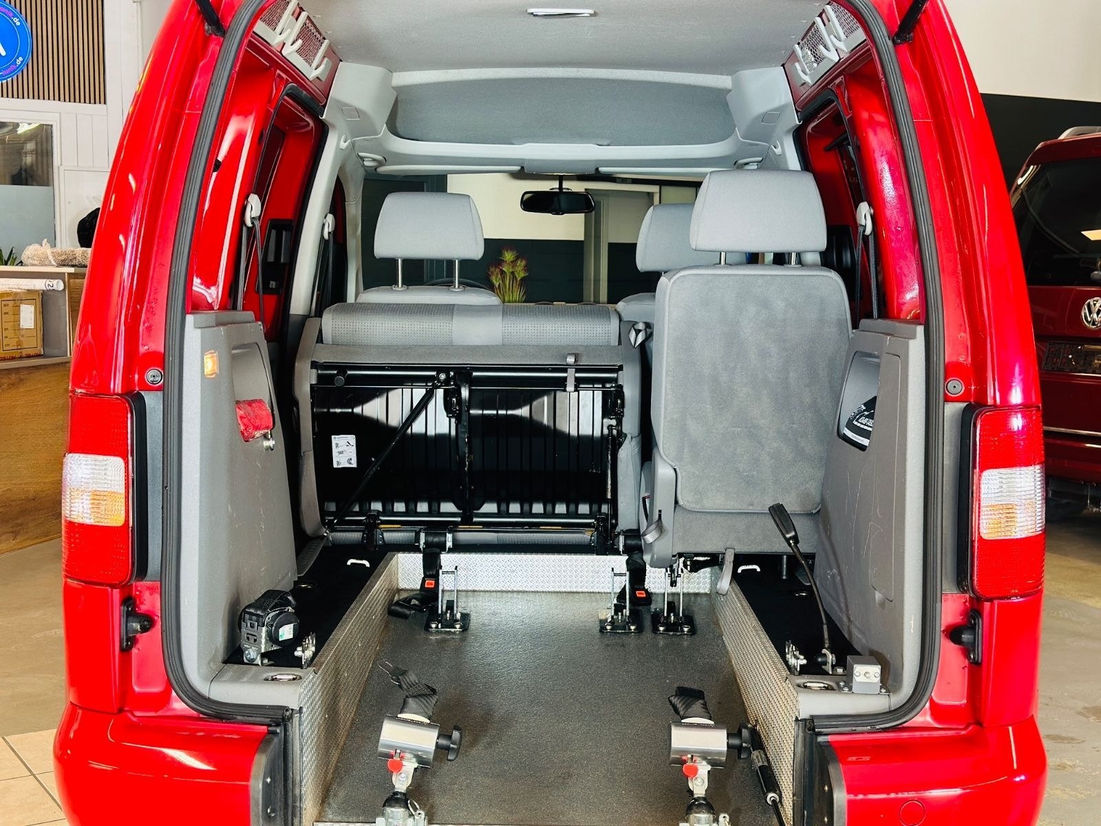 Volkswagen Caddy 1,6-Behindertengerecht-Rampe foto 16