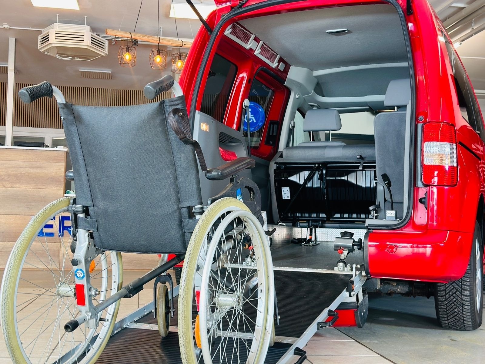 Volkswagen Caddy 1,6-Behindertengerecht-Rampe foto 3