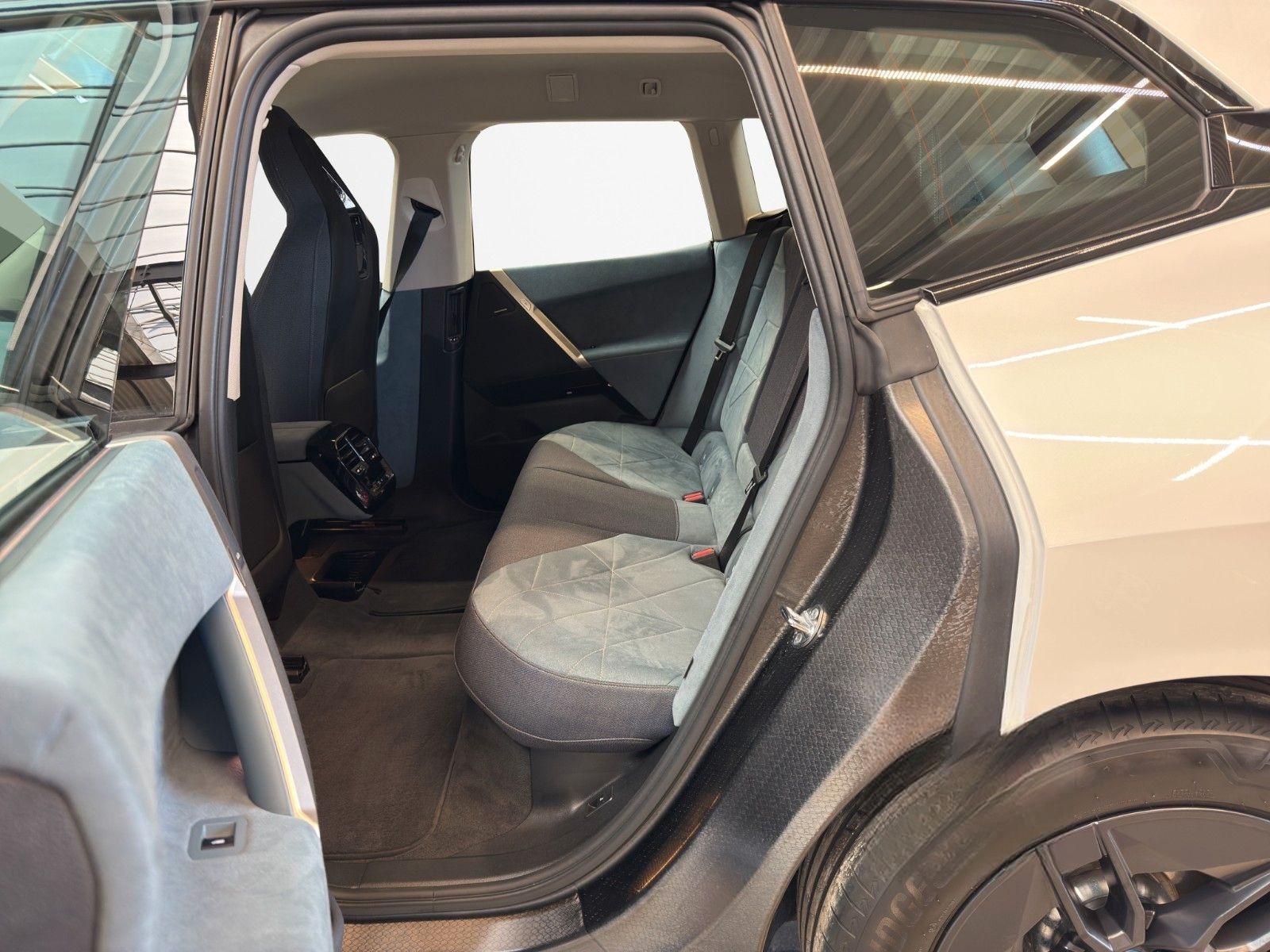 BMW iX 50 xDrive RFK Temp. 4-Z SHZ KZU H&K SoftClose foto 13