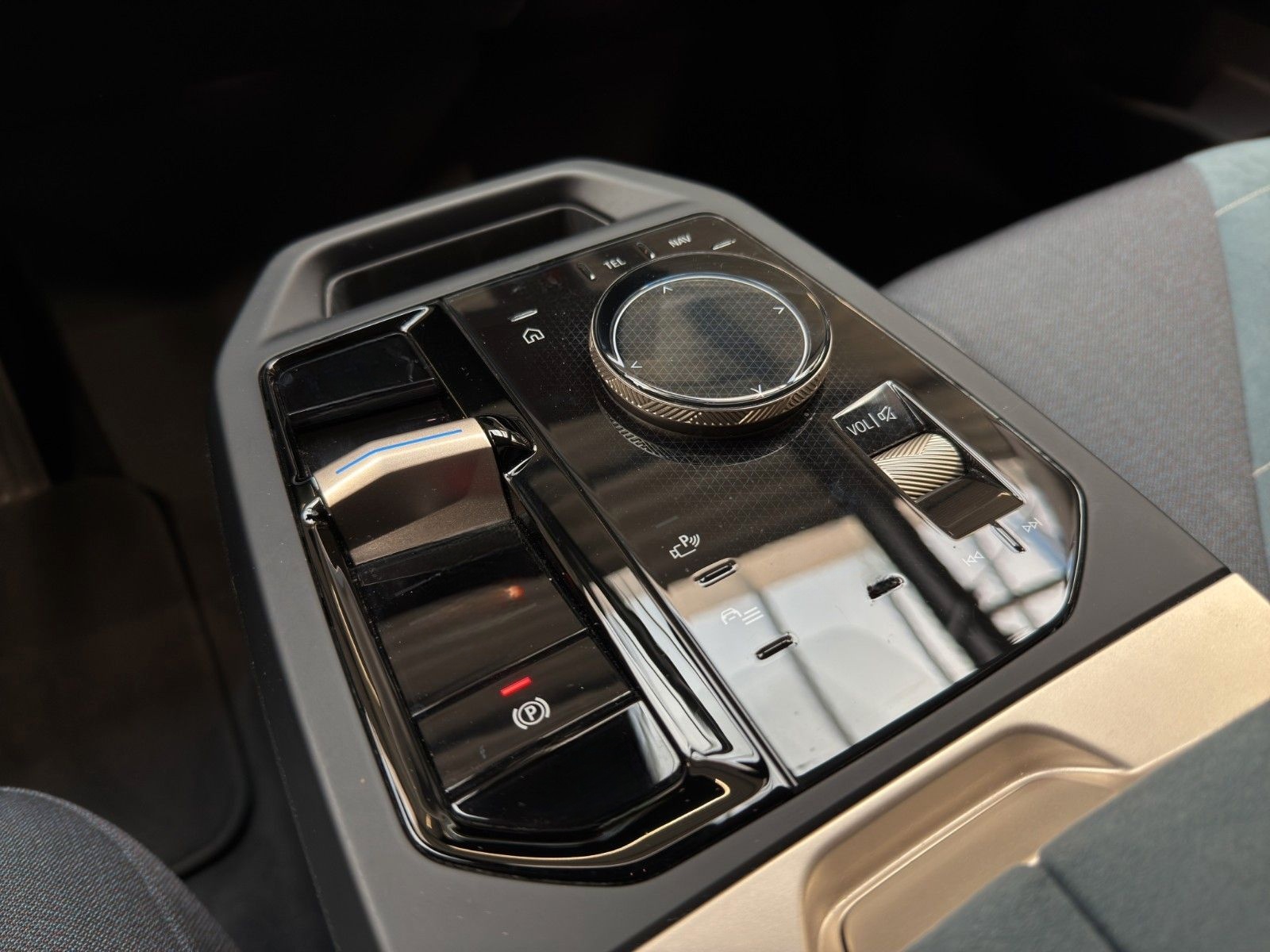 BMW iX 50 xDrive RFK Temp. 4-Z SHZ KZU H&K SoftClose foto 17