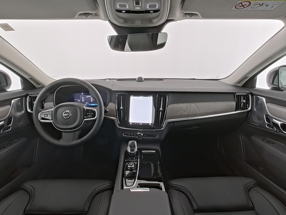 Volvo V90 T8 Recharge UltraDark Pano B&W HUD foto 4