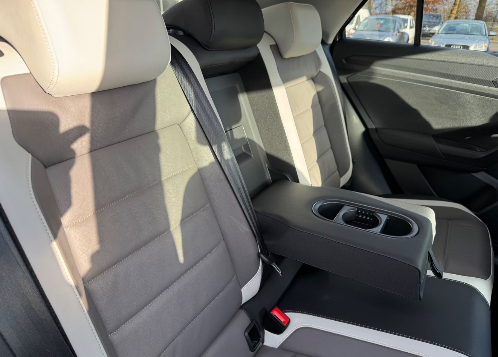 Volkswagen T-Roc Style 4Motion R-Line/Leder/ACC/LED/Virtual foto 7