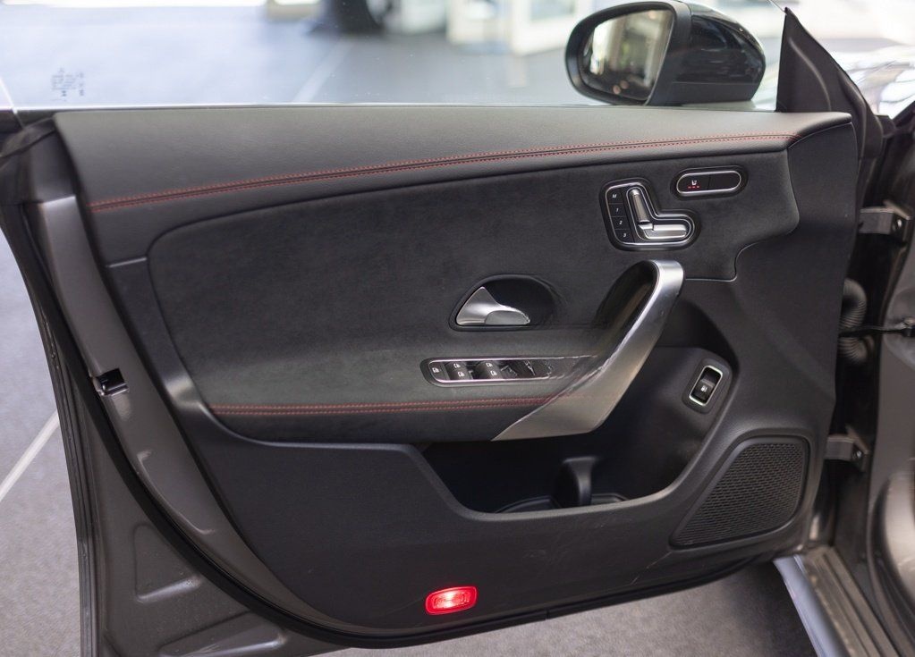 Mercedes-Benz CLA 250 e AMG Plus,Pano,360°,Keyless,Memo,Multi foto 23