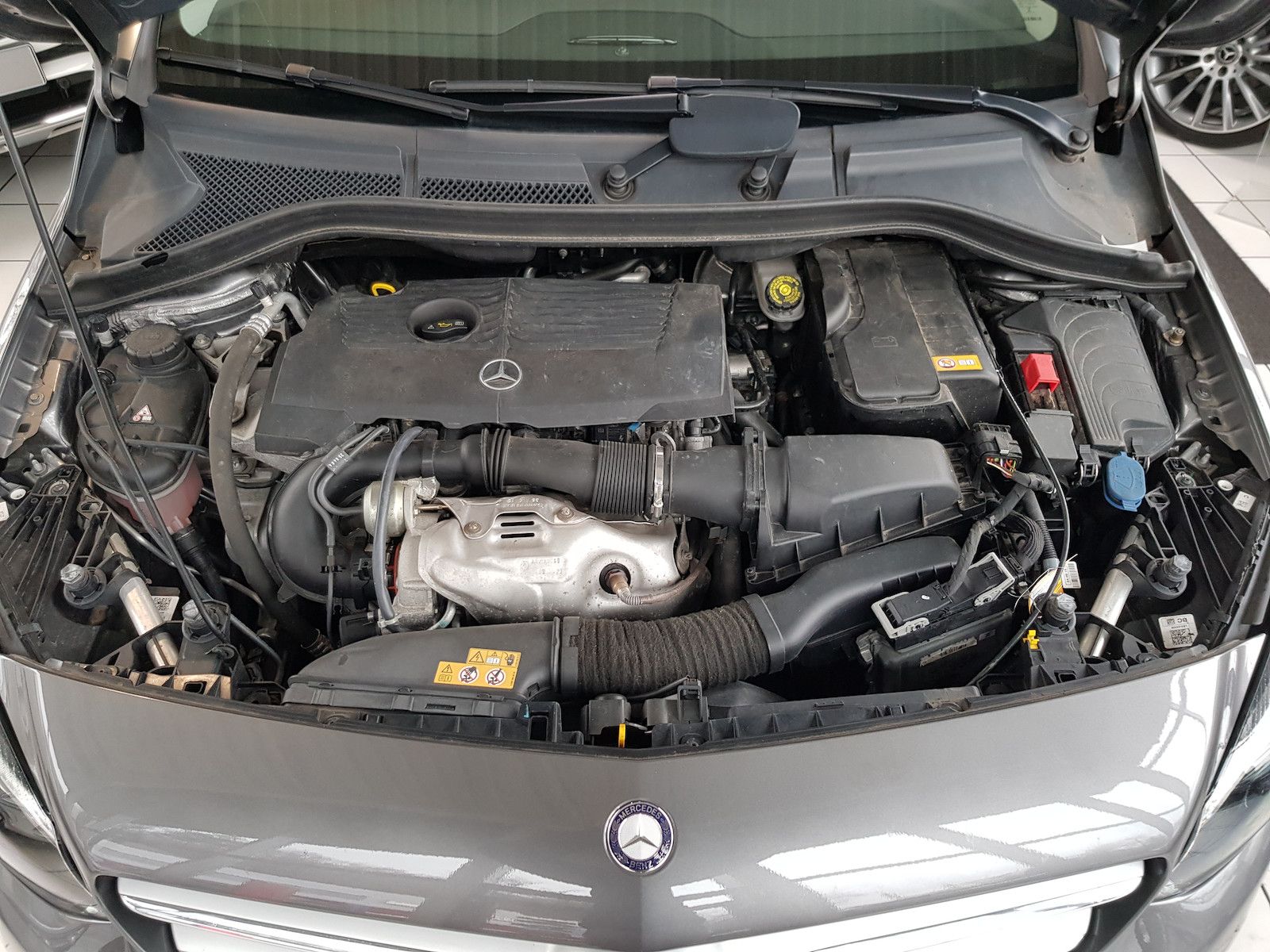 Mercedes-Benz B 220 URBAN TOTW SPUR KAMERA AUT NAVI LED 4MATIC foto 15