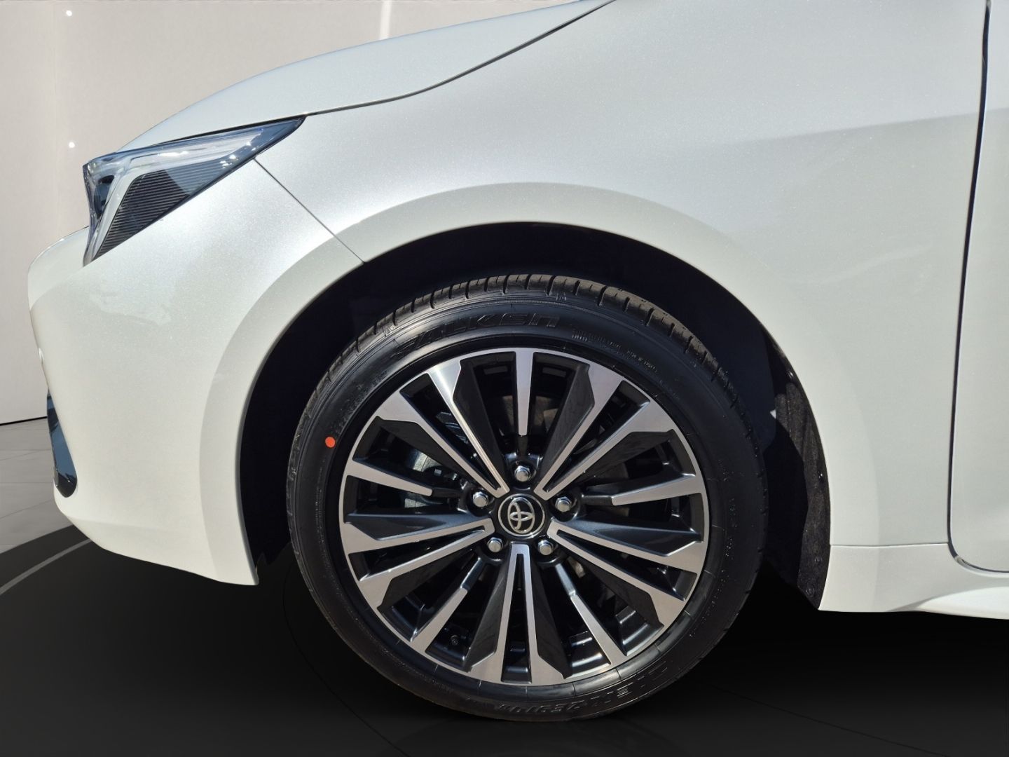 Toyota Corolla TS Black & White LED+NAVI+CARPLAY+RFK foto 13
