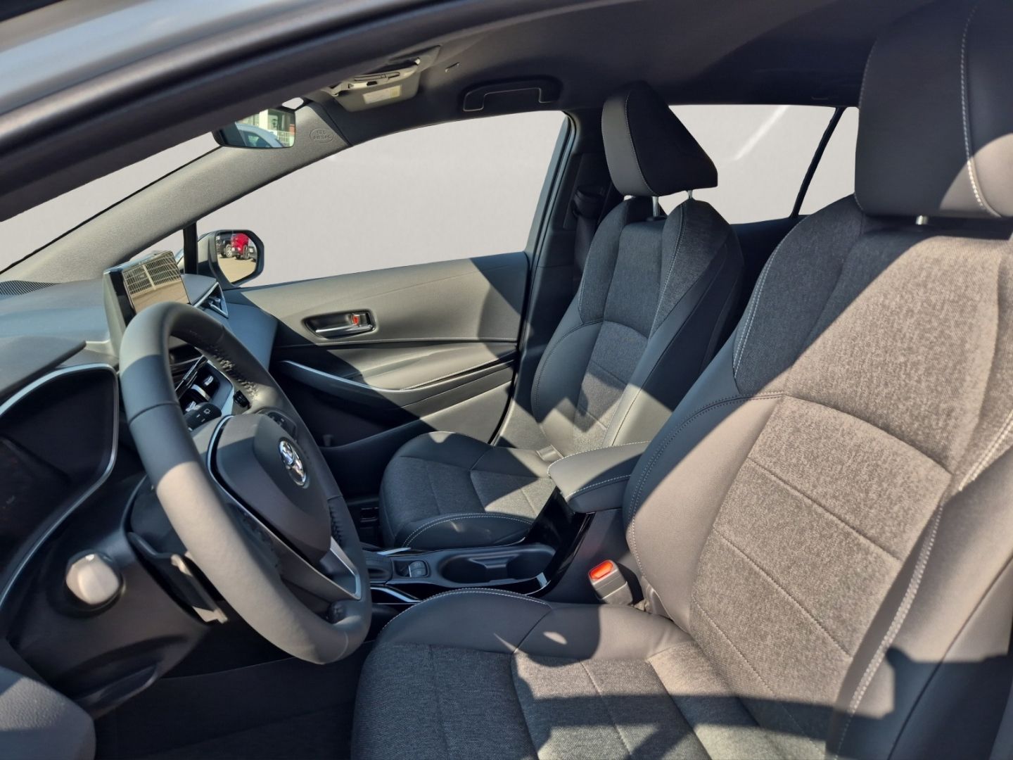 Toyota Corolla TS Black & White LED+NAVI+CARPLAY+RFK foto 8