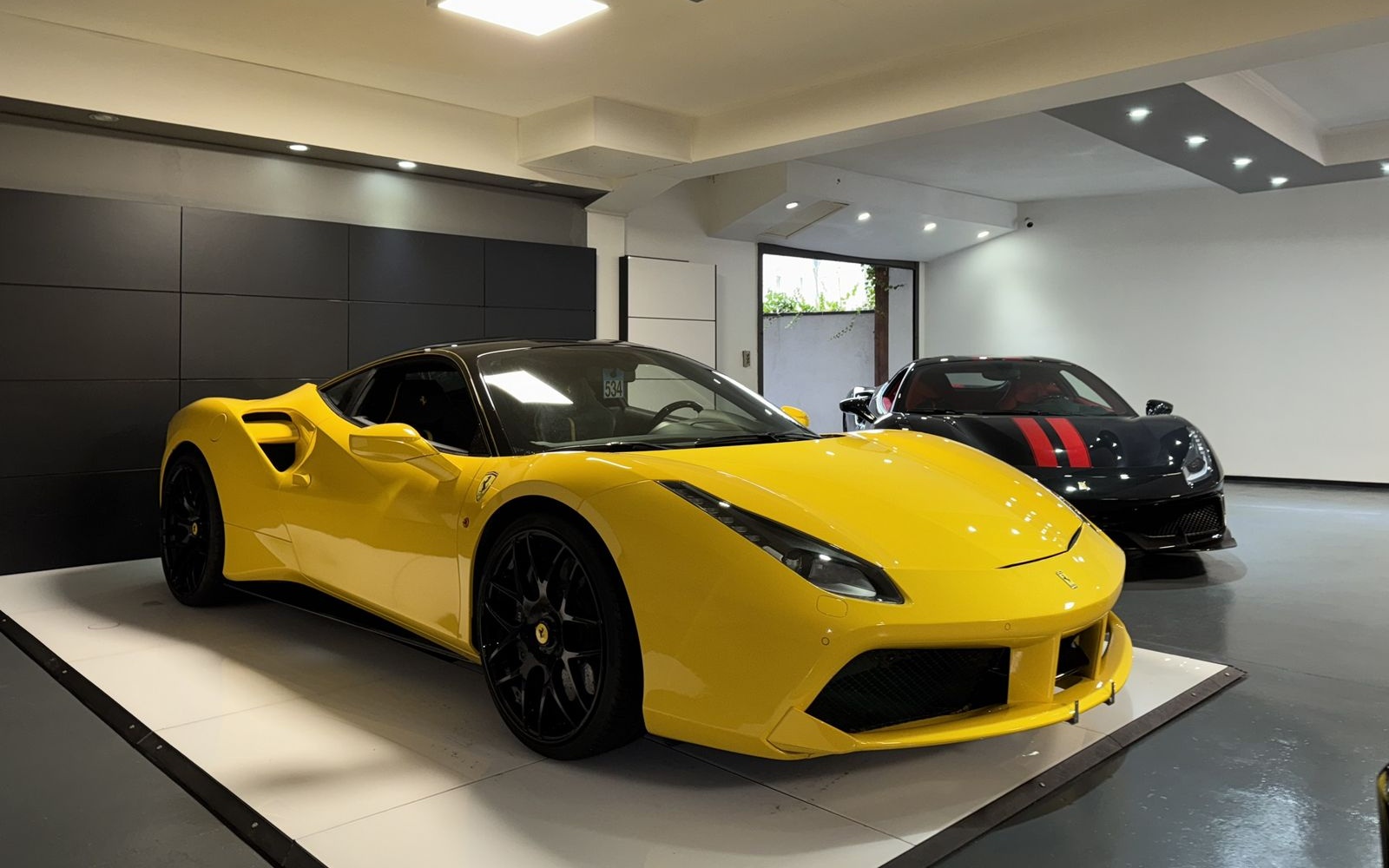 Ferrari 488 GTB Lift Carbon Keramik Alcantara Schalen.S foto 2