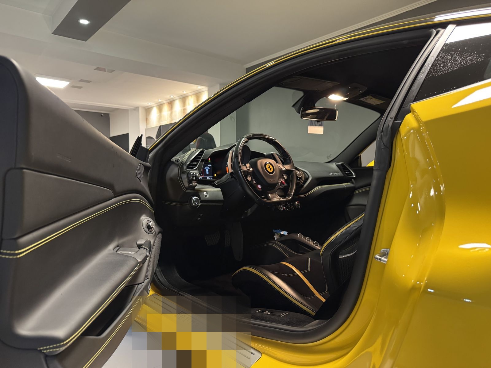 Ferrari 488 GTB Lift Carbon Keramik Alcantara Schalen.S foto 11
