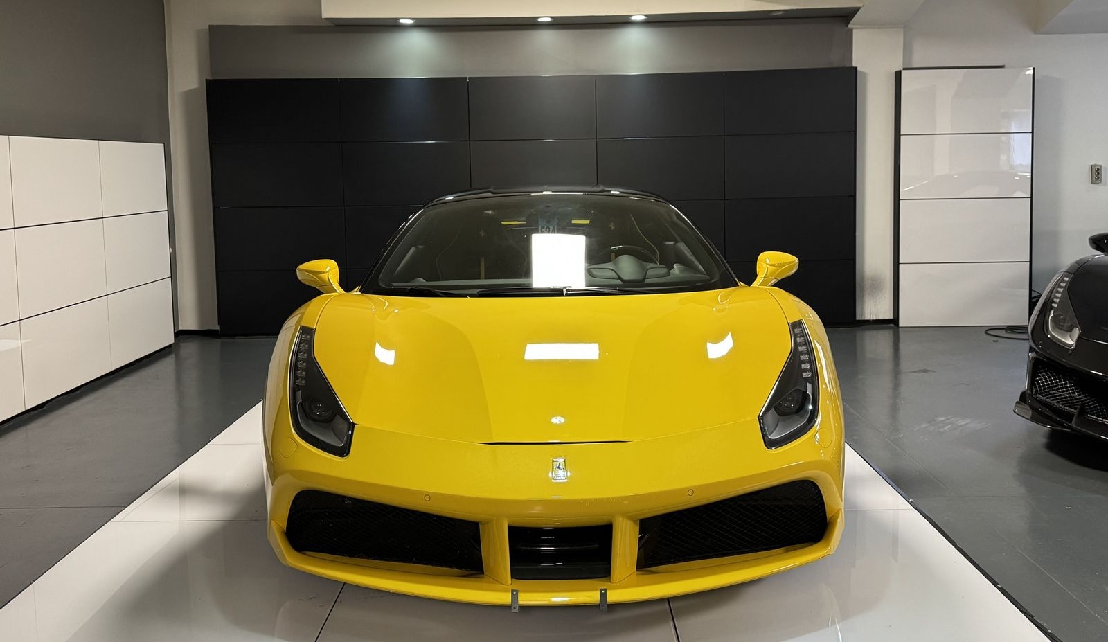 Ferrari 488 GTB Lift Carbon Keramik Alcantara Schalen.S foto 3