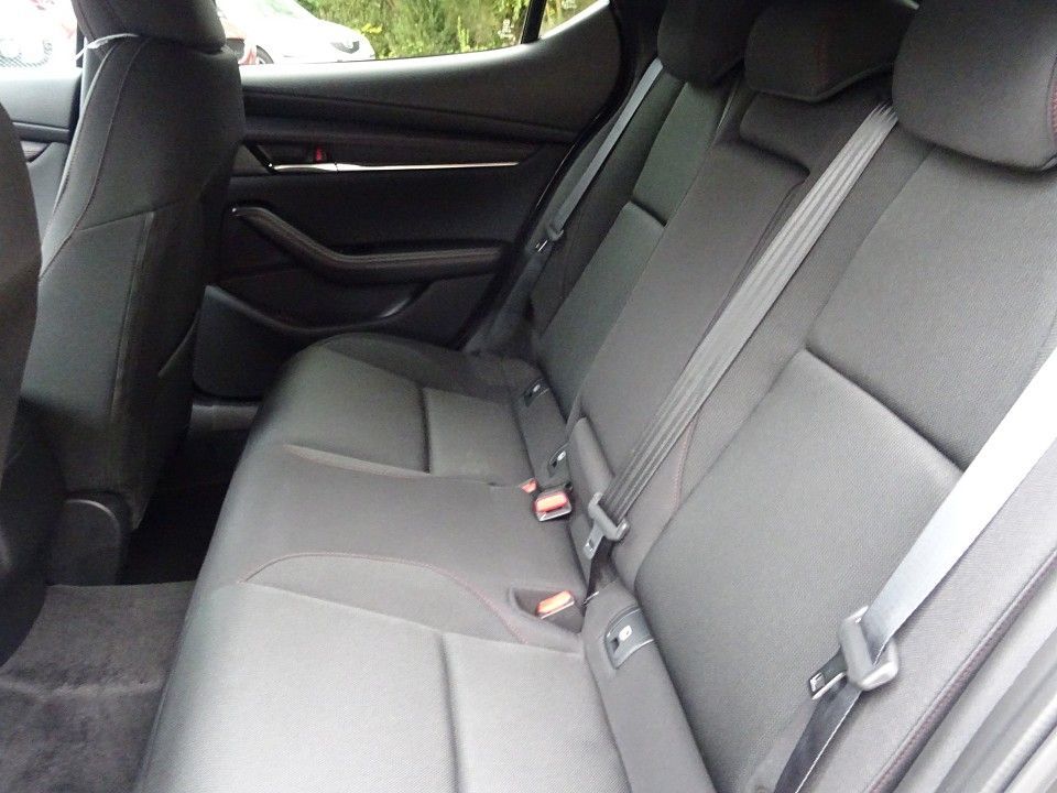 Mazda 3 2.5L e-SKYACTIV G 140ps foto 8