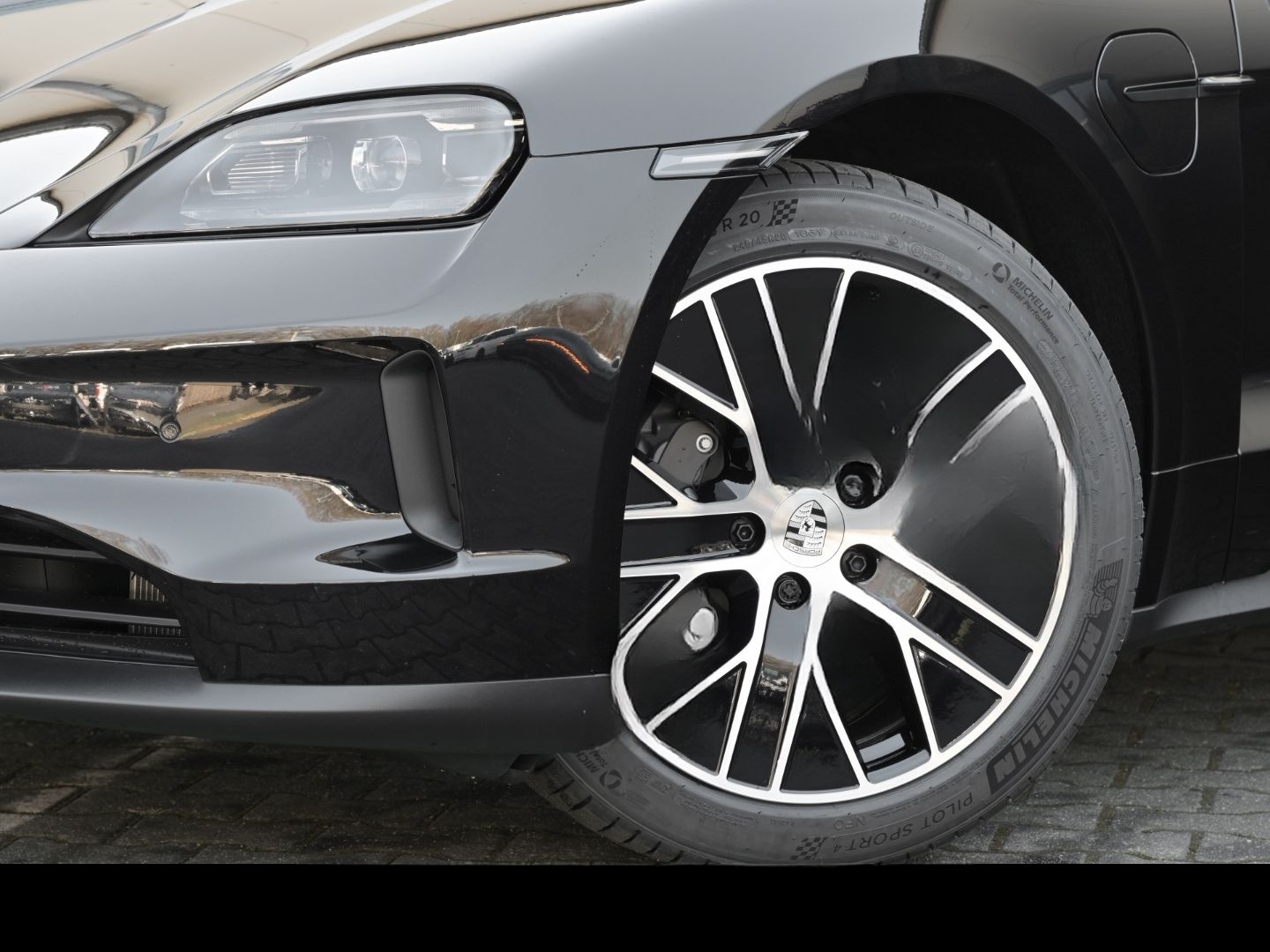 Porsche Taycan Sport Turismo Luftfederung Panoramadach foto 17