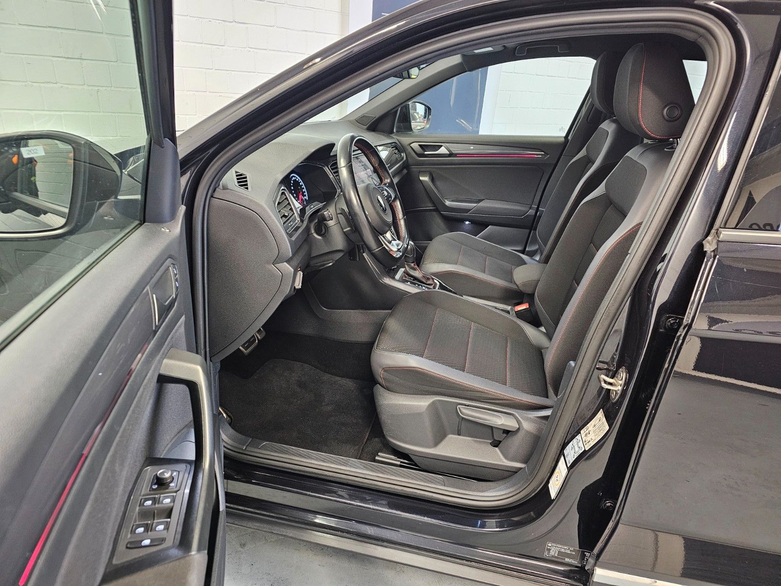 Volkswagen T-Roc 2.0 TDI Sport + ACC/DSG/AHK/LED/Navi foto 9