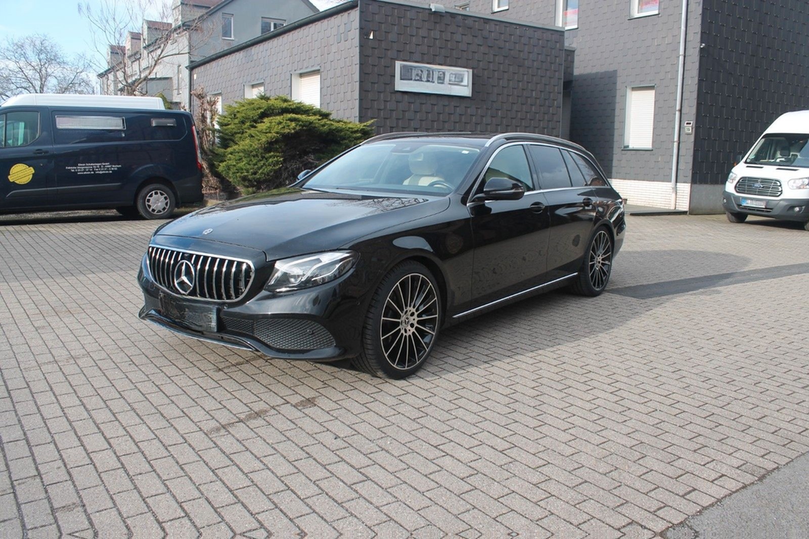 Mercedes-Benz E 200 4Matic T Avantg.*9G Aut.*neue 20"LM*SD*LED foto 2