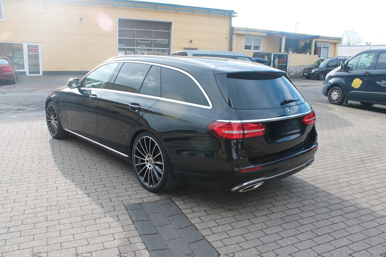 Mercedes-Benz E 200 4Matic T Avantg.*9G Aut.*neue 20"LM*SD*LED foto 25