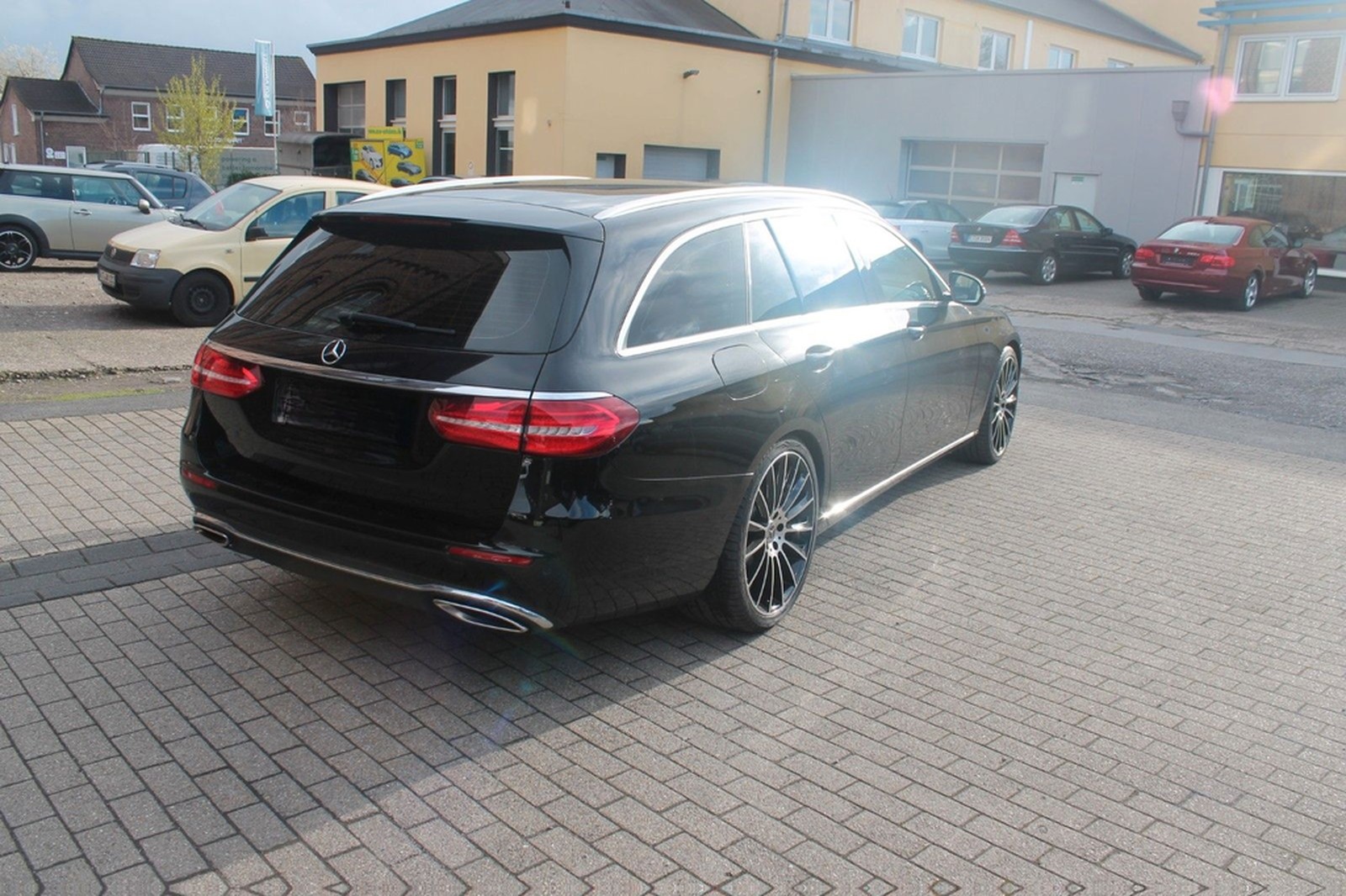 Mercedes-Benz E 200 4Matic T Avantg.*9G Aut.*neue 20"LM*SD*LED foto 26