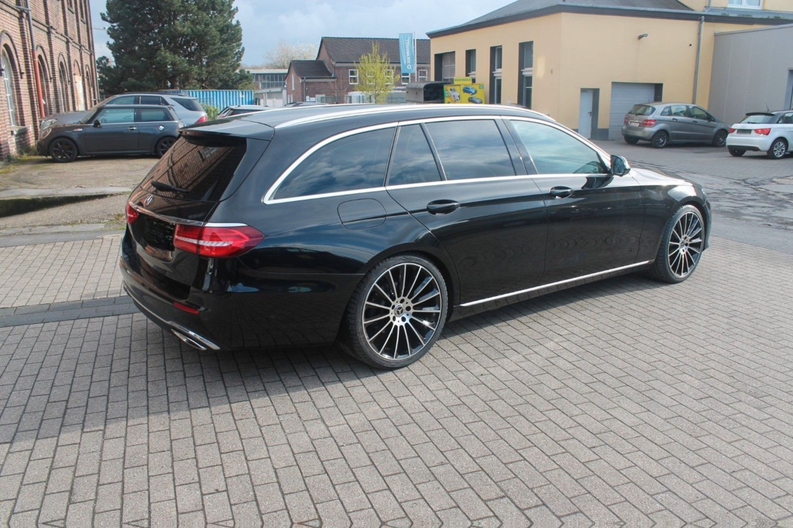 Mercedes-Benz E 200 4Matic T Avantg.*9G Aut.*neue 20"LM*SD*LED foto 5