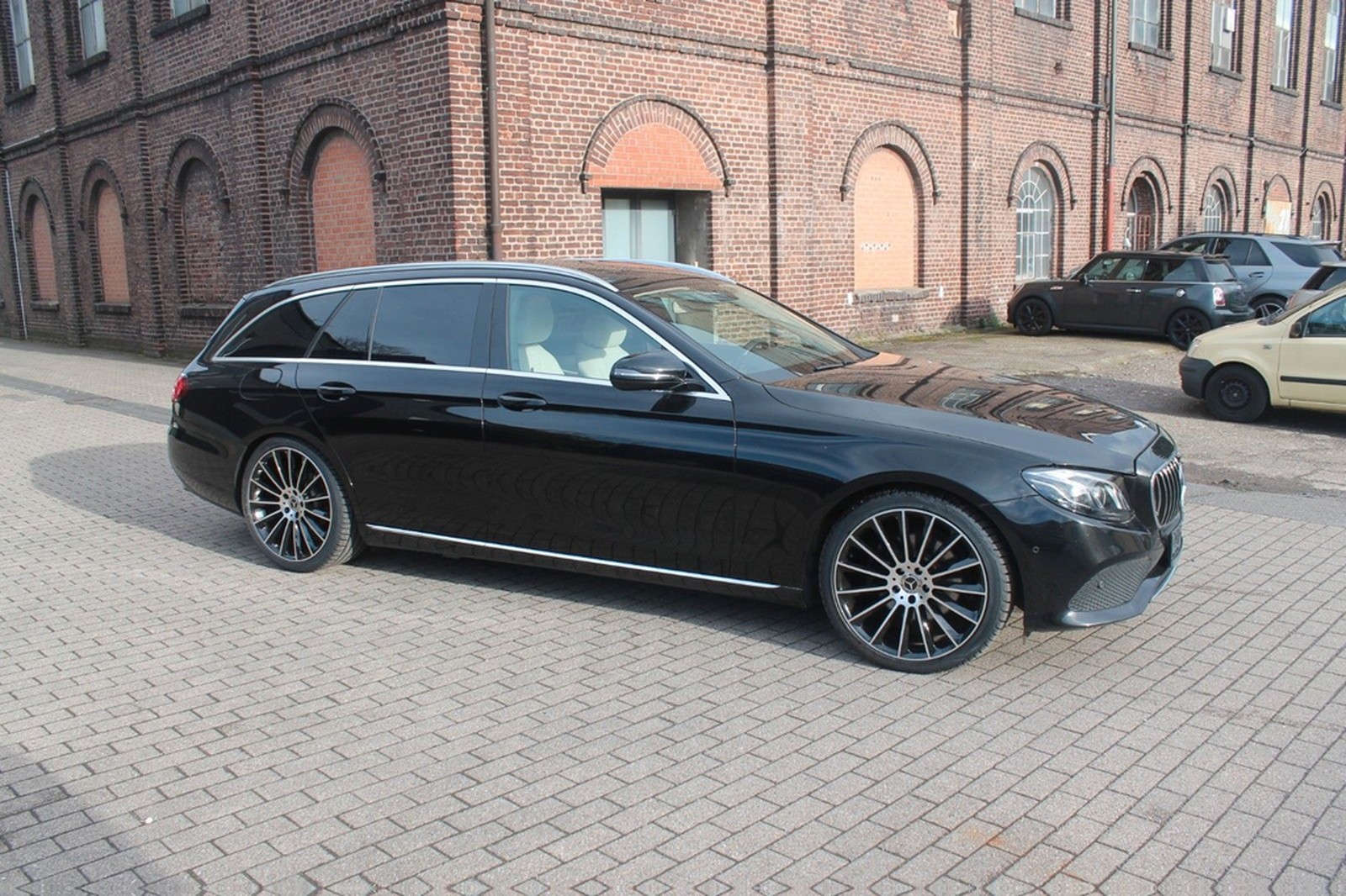 Mercedes-Benz E 200 4Matic T Avantg.*9G Aut.*neue 20"LM*SD*LED foto 6