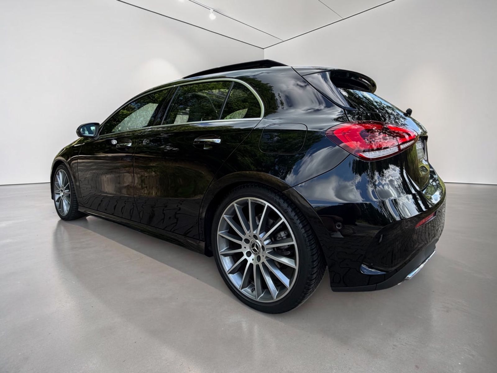 Mercedes-Benz A 220 4 - MATIC PANO BURMESTER LED 360° foto 2