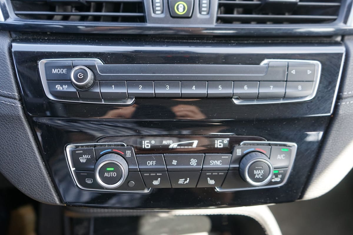 BMW X2 xDrive 20i NAVI+PDC+KLIMA+AUTOMATIK foto 11