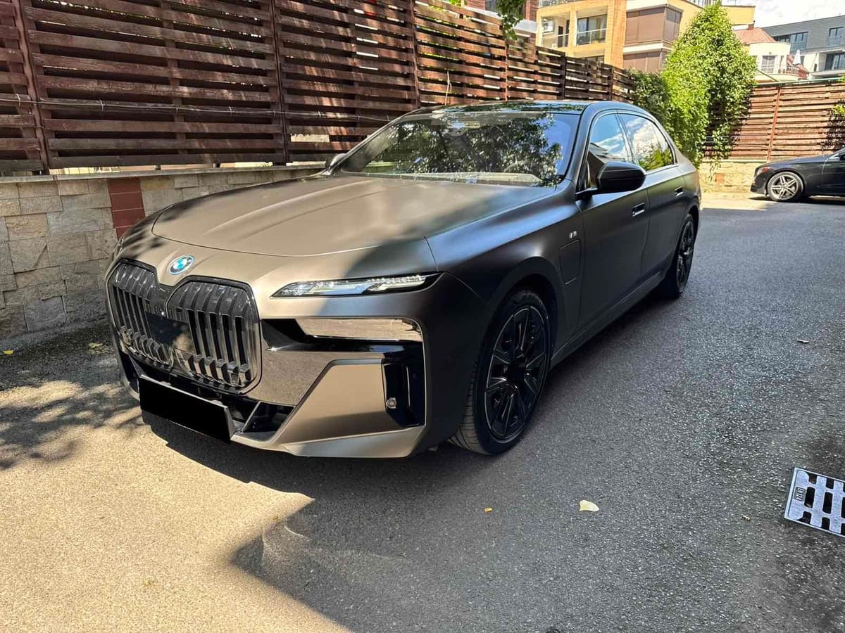 BMW 750e xDrive M Sport Pro FondEnt B&W