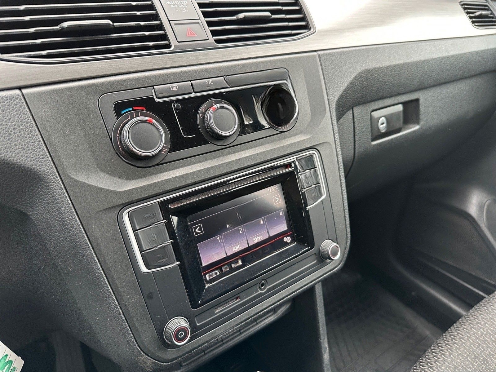 Volkswagen Caddy PKW Maxi / 7 Sitze / AHK / Kamera foto 16