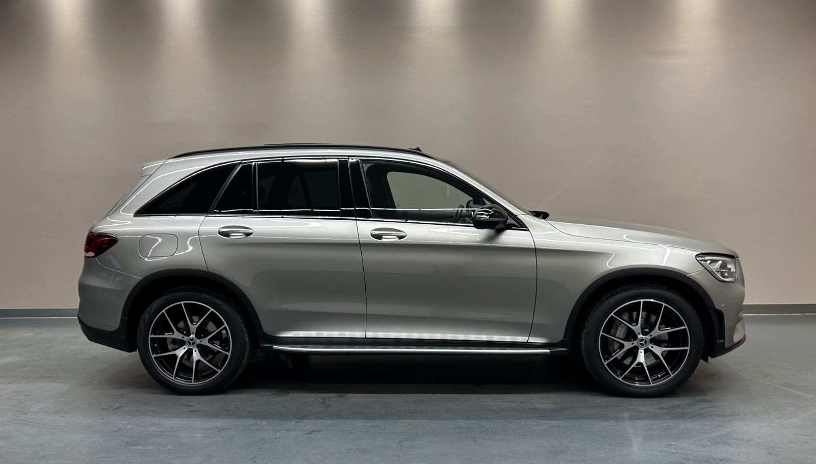 Mercedes-Benz GLC300 4M *AMG LINE*NIGHT*PANO*HD-U*360°*KEY-GO* foto 5