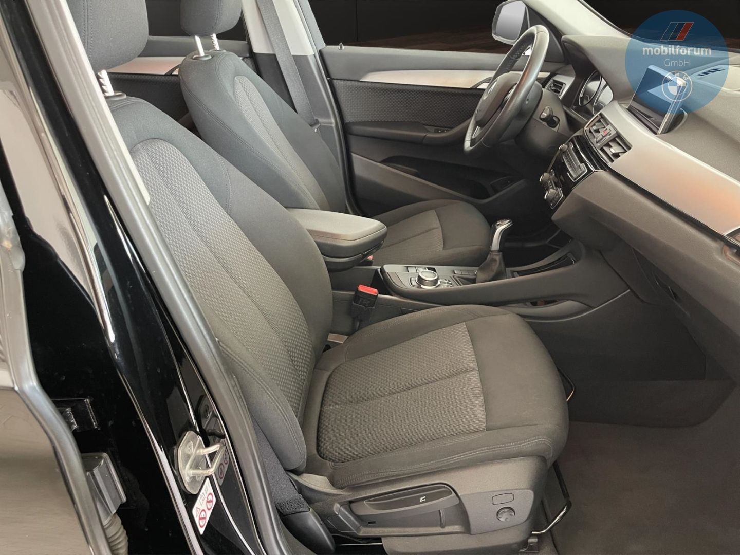 BMW X1 sDrive18i Advantage LED NAVI PDC DAB SHZ foto 2
