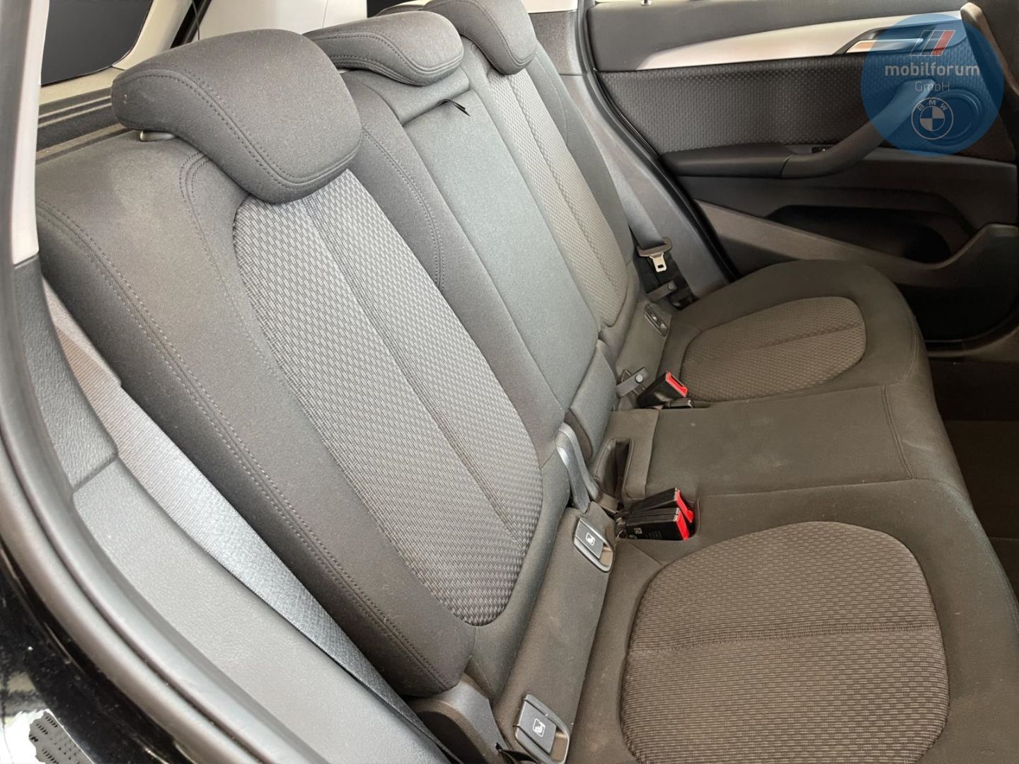 BMW X1 sDrive18i Advantage LED NAVI PDC DAB SHZ foto 4
