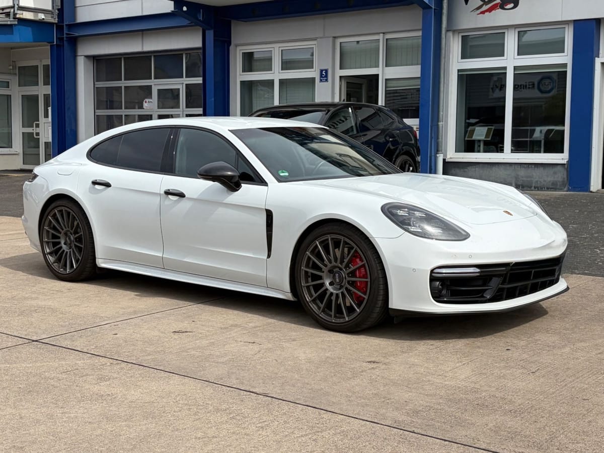 Porsche Panamera GTS CARBON SURROUND BOSE