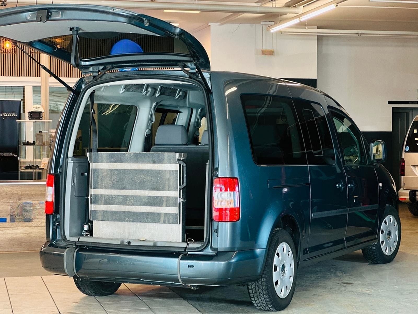 Volkswagen Caddy 1,6-Maxi-Behindertengerecht-Rampe-TOP foto 6