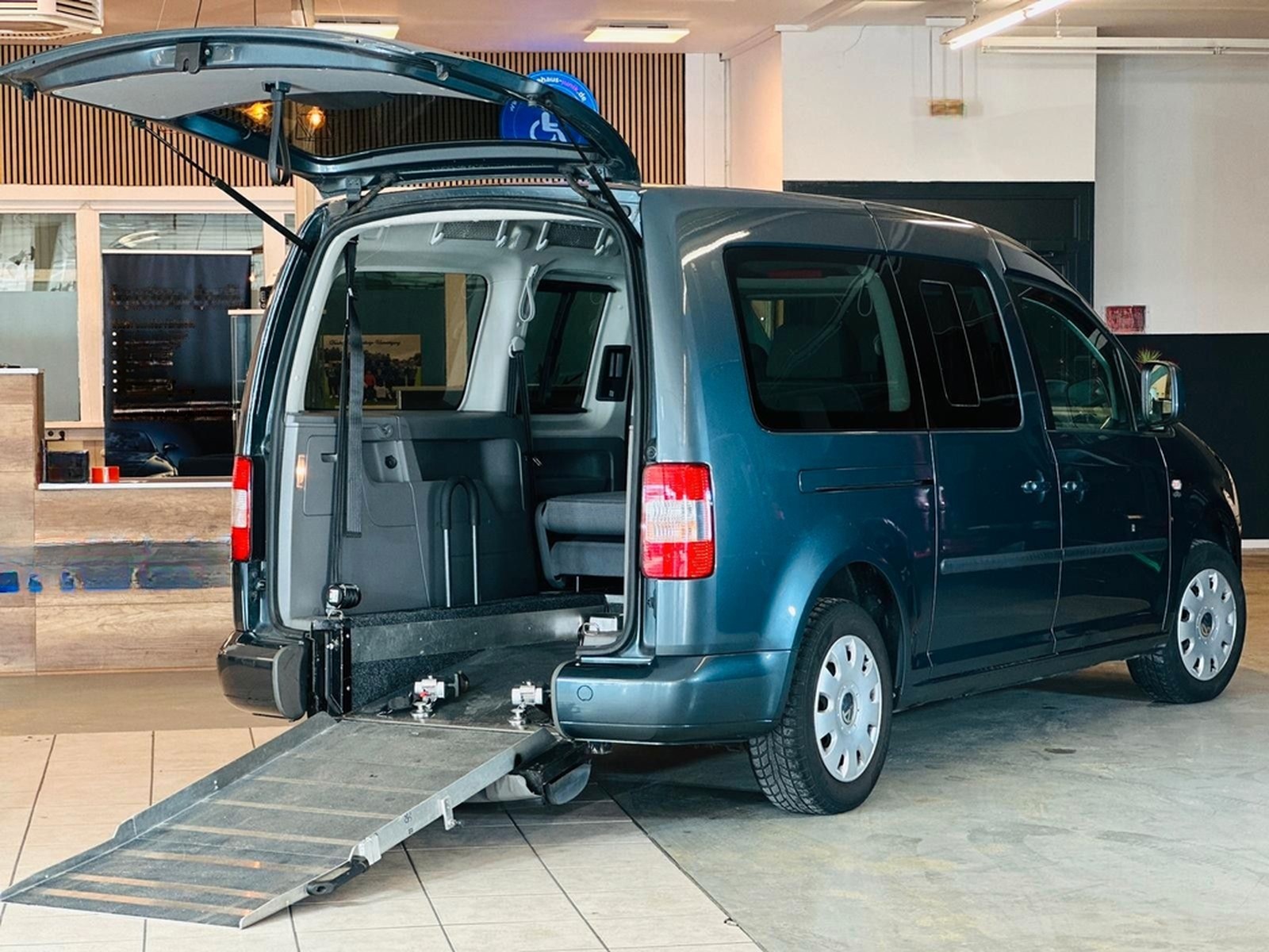 Volkswagen Caddy 1,6-Maxi-Behindertengerecht-Rampe-TOP foto 9