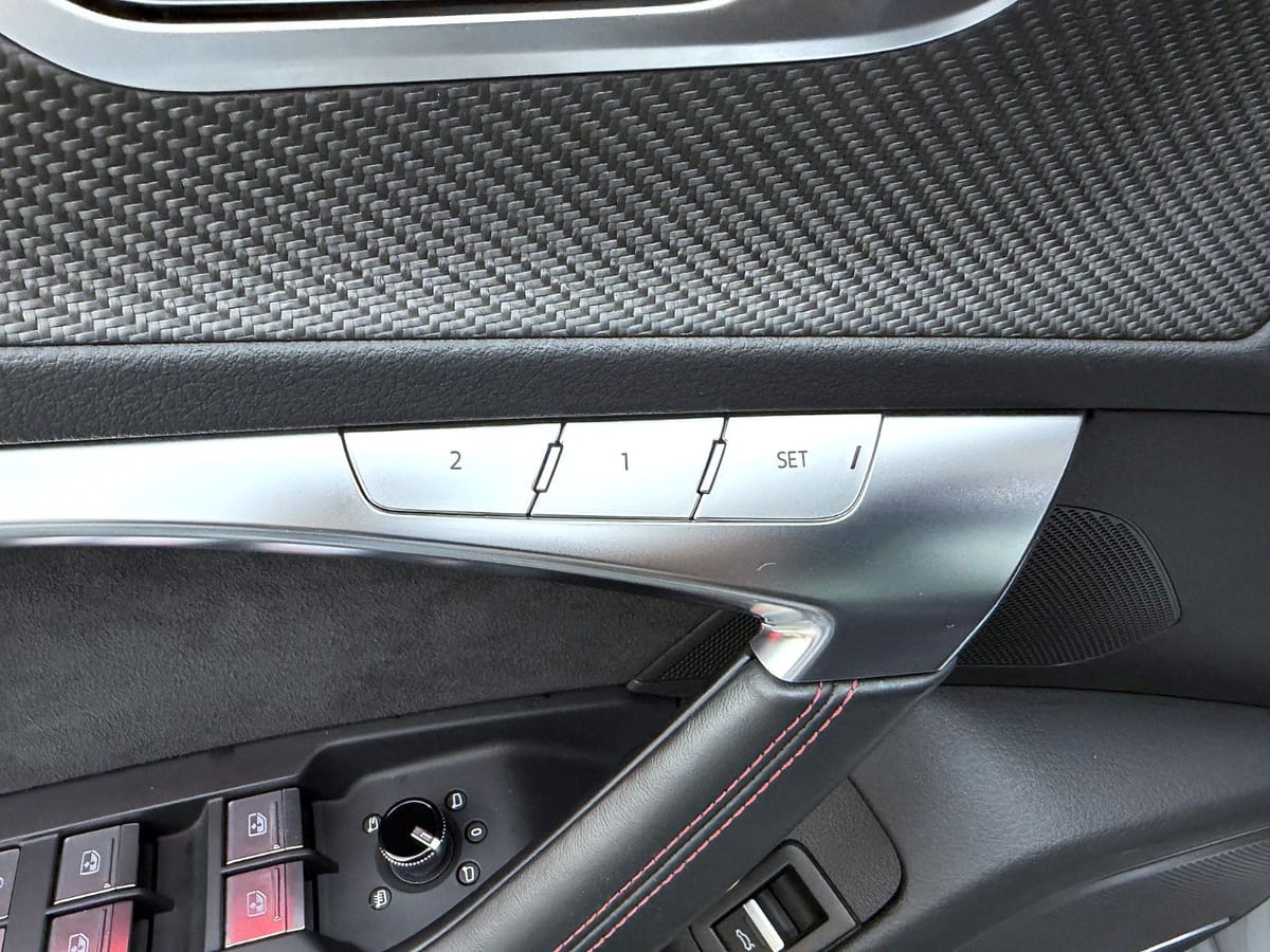 Audi RS6 Avant 4.0 TFSI quattro*BTM*1010PS*Pano*2.Hd* foto 15
