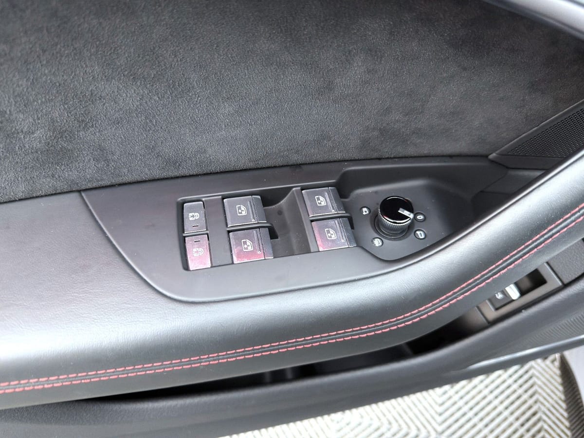 Audi RS6 Avant 4.0 TFSI quattro*BTM*1010PS*Pano*2.Hd* foto 16