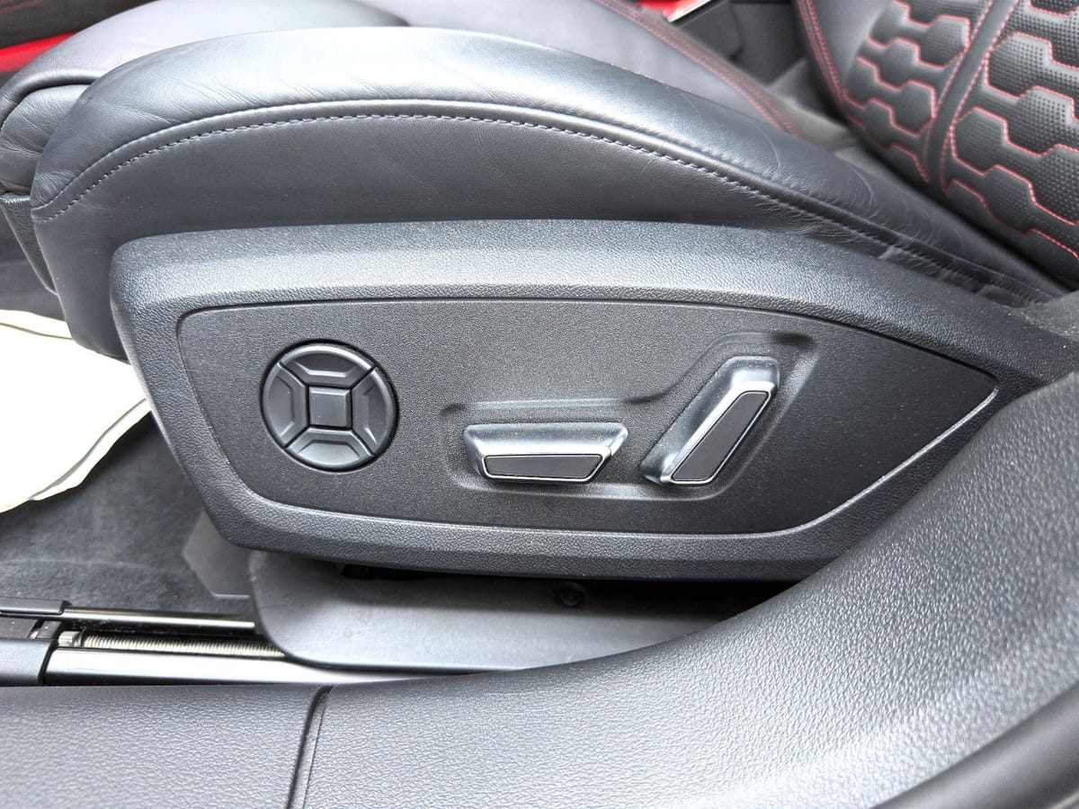 Audi RS6 Avant 4.0 TFSI quattro*BTM*1010PS*Pano*2.Hd* foto 17