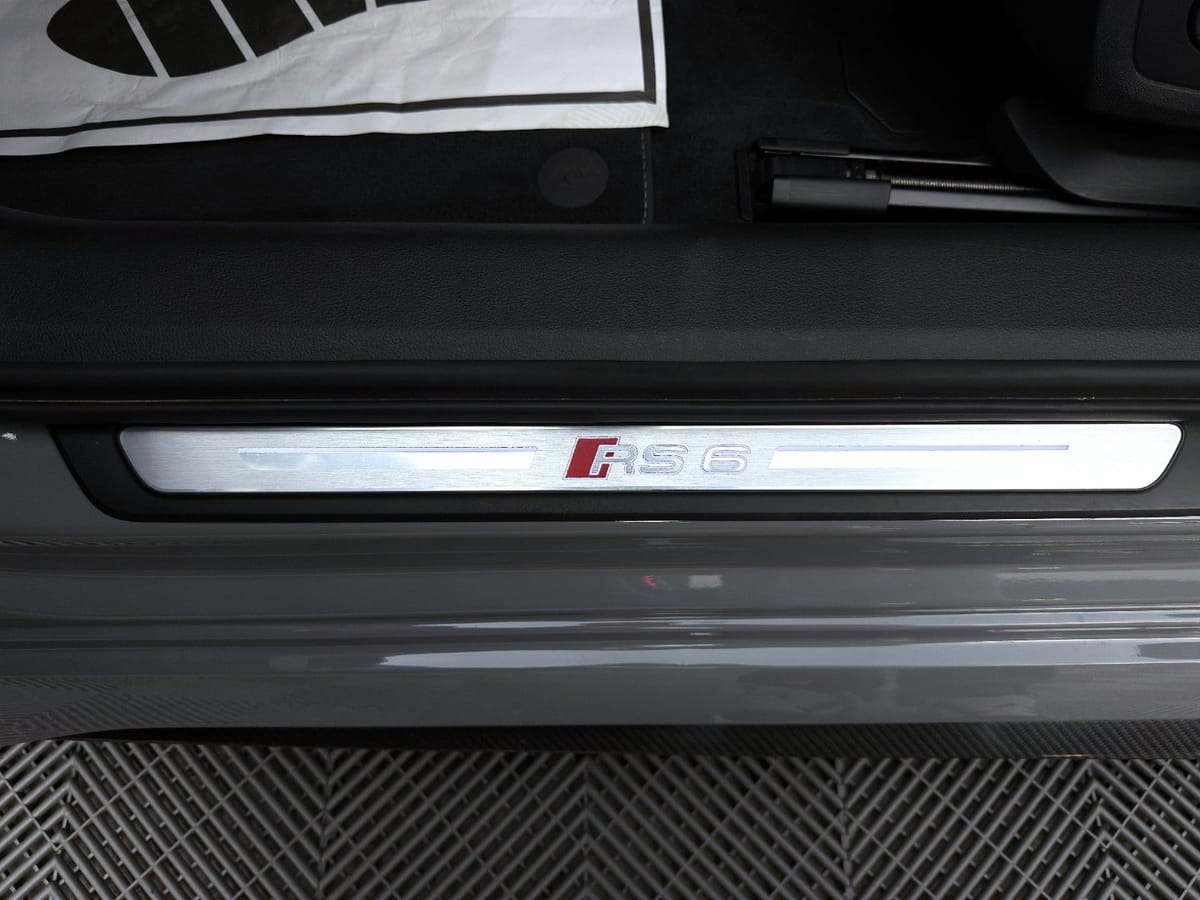 Audi RS6 Avant 4.0 TFSI quattro*BTM*1010PS*Pano*2.Hd* foto 18